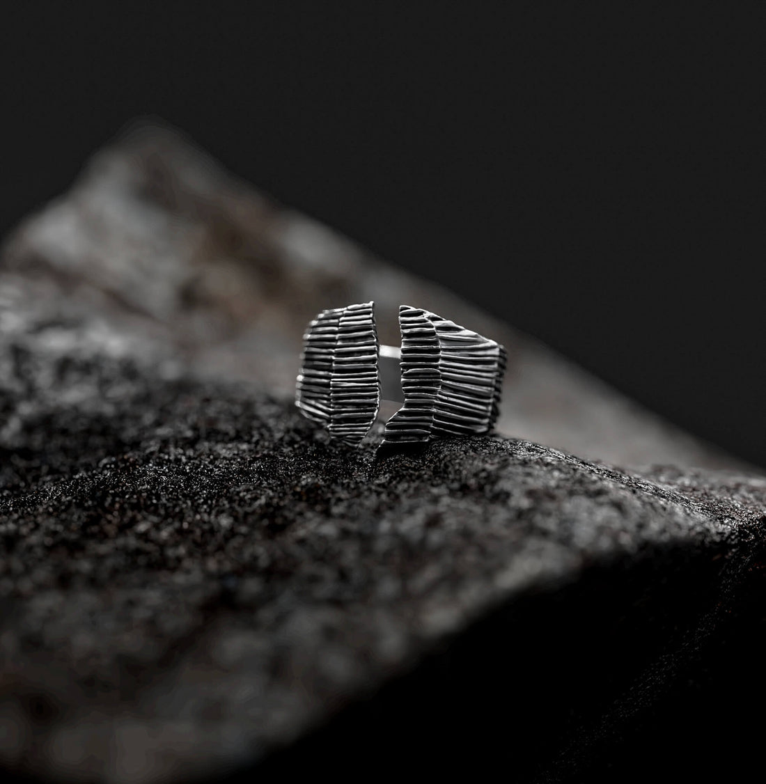 Buy Kleave Ring in 925 Sterling Silver Online - AYA'S