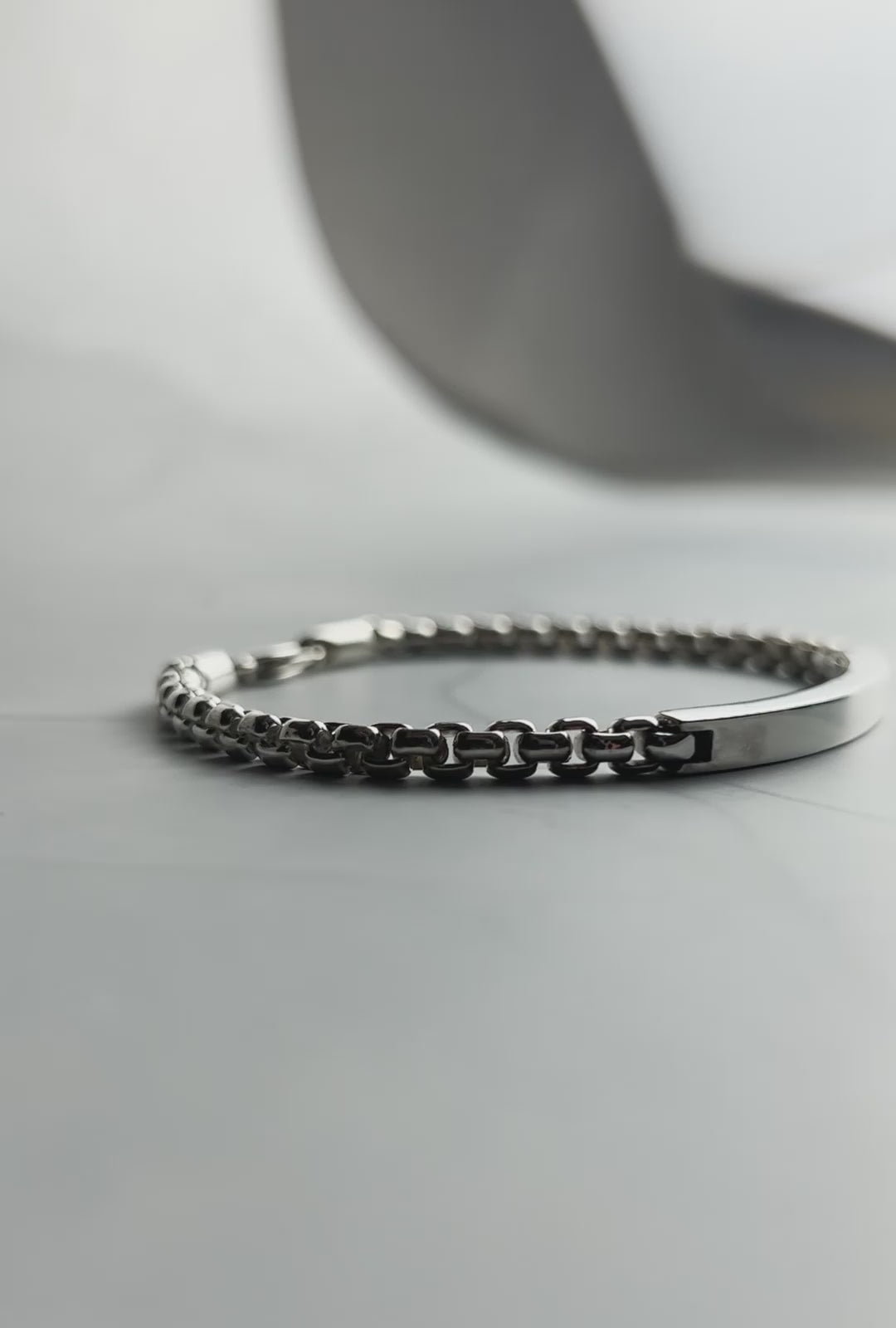 Why Silver Bracelets Are the Hottest Trend in Men's Fashion Right Now |  Silveradda